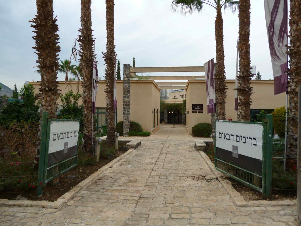 Pearl Of The Valley Hotel Kfar Tavor Exterior foto
